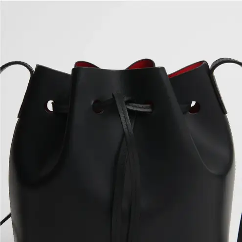 NWT Mansur Gavriel BUCKET BAG Vegetable Tan Leather Black Flamma Red