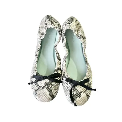 AERA Women’s Vegan Leather Ballet Flat Size 38 US 8 Gray White Snakeskin Print