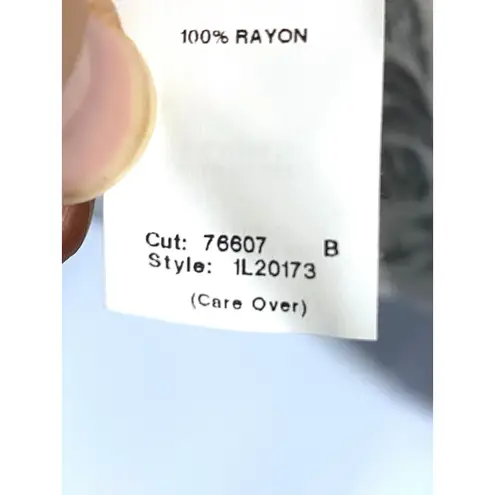 Karen Kane Handbag Purse Scarves Tie Front V Neck Blouse Top L Monochrome NWT