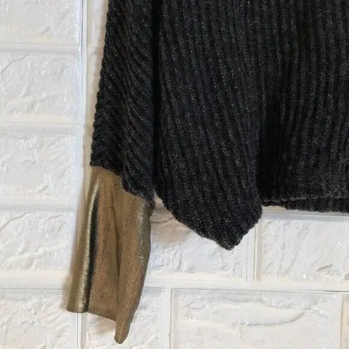 Hot & Delicious gold cuff cropped crop sweater