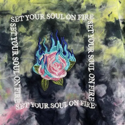 Blind Rooster Sweatshirt Medium Pullover Tie Dye Floral Embroidered Soul On Fire Blue
