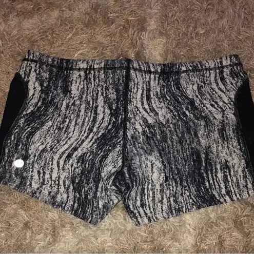 Lululemon  Sweat 2 Swim Texture Twist White Black / Black‎ Size 8 EUC - Image 4