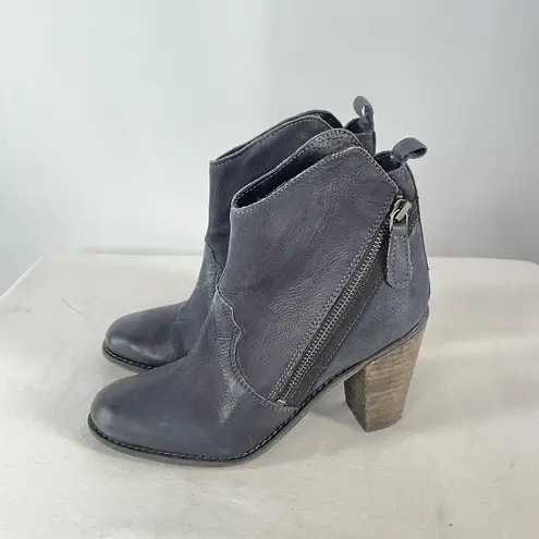 Charles David  Leather‎ Zipper Ankle Booties in Grey Size 5.5