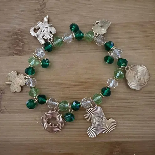 St Patricks Day Charm Bracelet Stretch Shamrocks Luck Leprechaun Hat Bee… Gold
