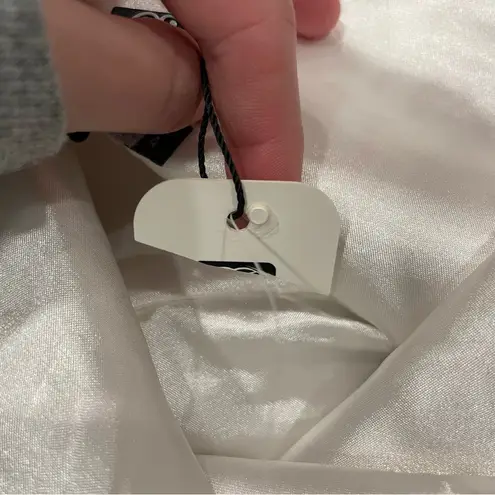 Chi Chi London Nelley Embroidered Jacquard Dress 4