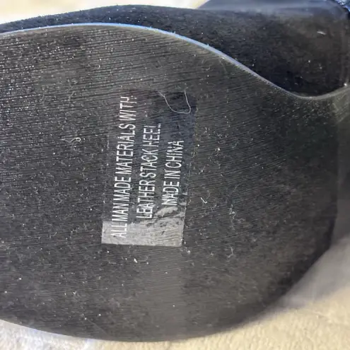 Dolce Vita Women's Black Collyns Short Bootie Suede Leather Stack Heel Size 7.5