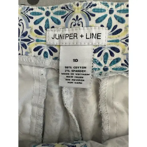 Juniper + Lime Blue Floral Cotton Womens Chino Cuffed Shorts Size 10