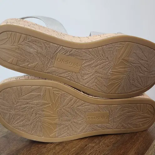 Life Stride Metallic Taupe Wedge Sandals Size 9 Silver Strappy Wedge Sandal