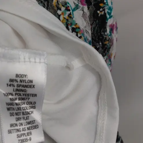 Belle Sky Belle & Sky M Long Sleeved Cold Shoulder Stretch Lace Maxi Dress