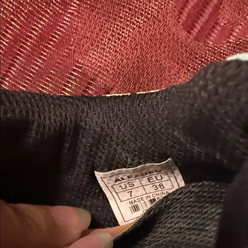 Stylish mujer Blue and Black Sneakers Size 7