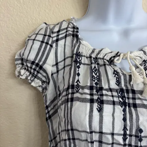 Black and White Smocked Blouse with Cap Sleeves and Rounded Neckline Size M