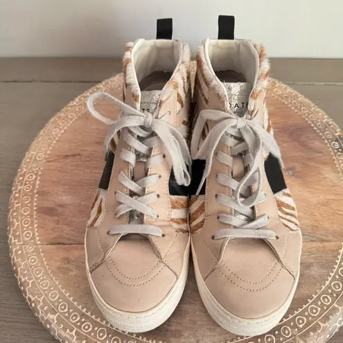 D.A.T.E. Women’s Hawk Animalier Zebra Luxury Fashion High Top Sneakers Sz 7 Tan