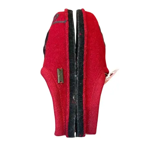 NWT HAFLINGER Red Boiled Wool Black Cat Yarn House Slippers Women's EU 36, US 5