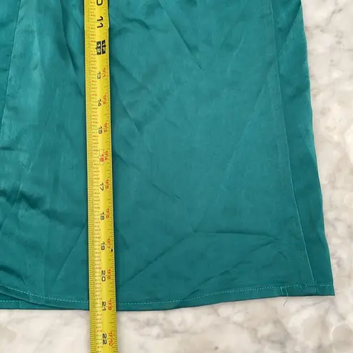 Women’s green craw neck shoulderless satins tank top Size XL