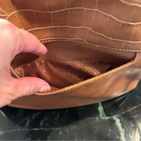 Relic Faux Leather Crocodile Pattern Crossbody Shoulder Bag Purse Light Brown