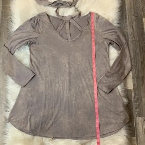 Andree by Unit Andreé by Unit stretch knit top with cutout neckline and back tie M