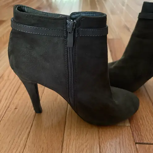 Top Moda Olive Green Suede Ankle Boots Size 8