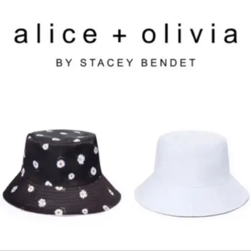 Alice + Olivia NWT  Reversible Daisy Bucket Hat Navy & White Floral 90s Y2K Vibes