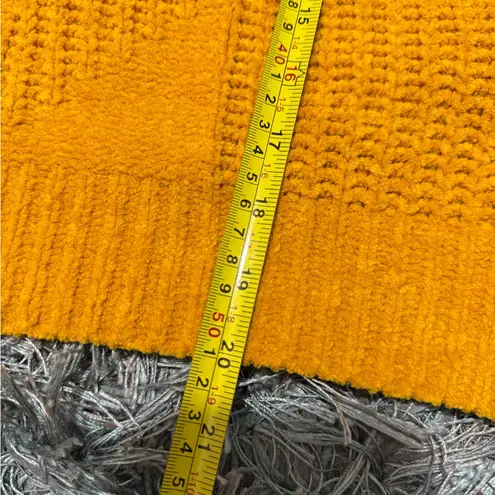 Ashley by 26 International Mustard Crew Neck Sweater Size M