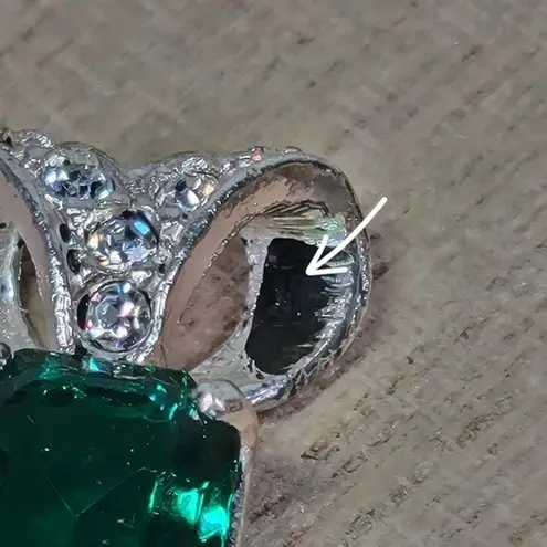 VTG Roman Rhinestone Heart Pendant Emerald Green Cut Stone Silver Tone Jewelry