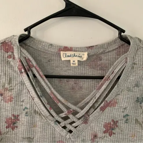 Cloud Chaser  Gray Floral Print Strappy V Neck Top Size Medium - Image 5