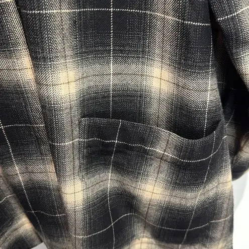 Lord & Taylor Button