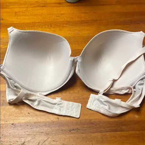 Cream Molded Cup Bra with Adjustable Straps Size undefined