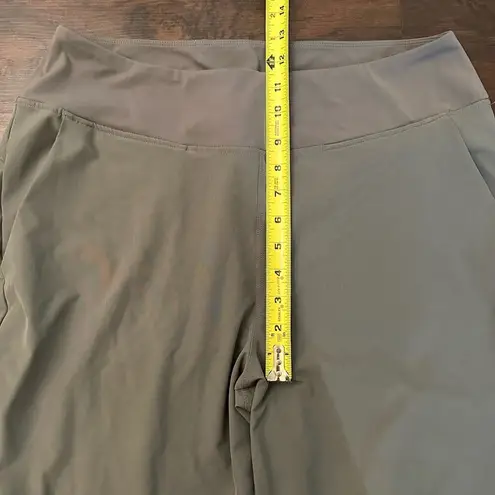 Patagonia  gray cropped jogger pants size L