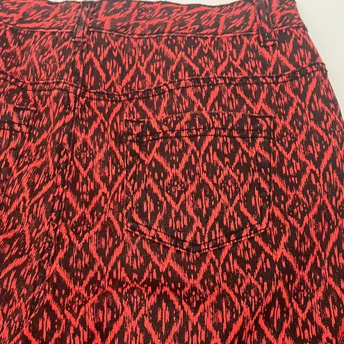 DG2 by Diane Gilman Black and Red Geo Patterned Straight Leg Jeans size 2