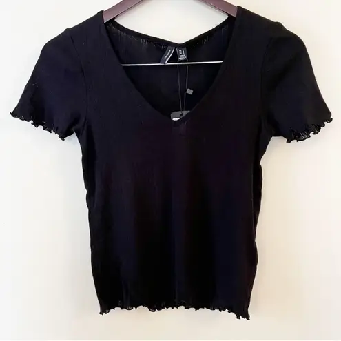 VERO MODA Black Knit Lightweight Ruffle Hem Short Sleeve Top Size Small NEW