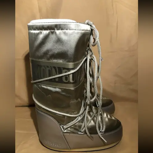 The Moon  Boot Silver Lace Up