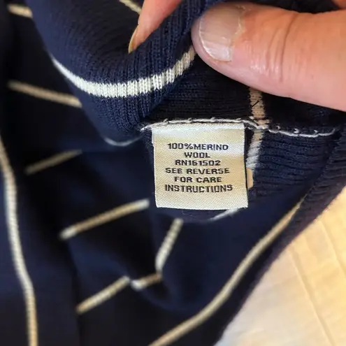 Guideboat Co. NYC 100% Merino Wool Knit Lightweight Turtleneck. Size Medium. Blue