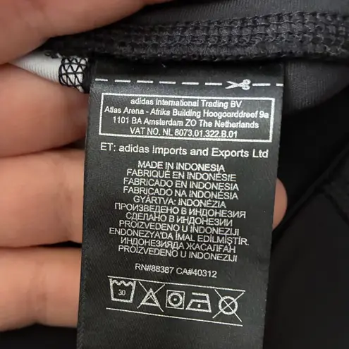 Adidas  Black and Grey Patterned Cropped Leggings S