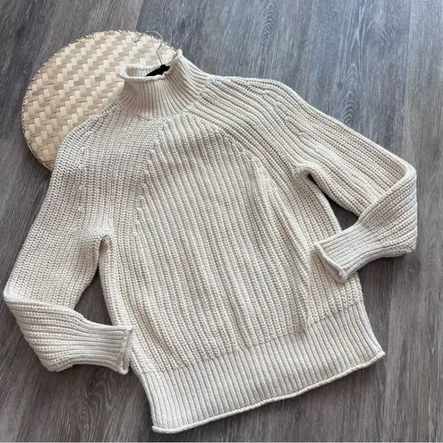 J.Crew  relaxed rolled neck chunky knit cream‎ sweater