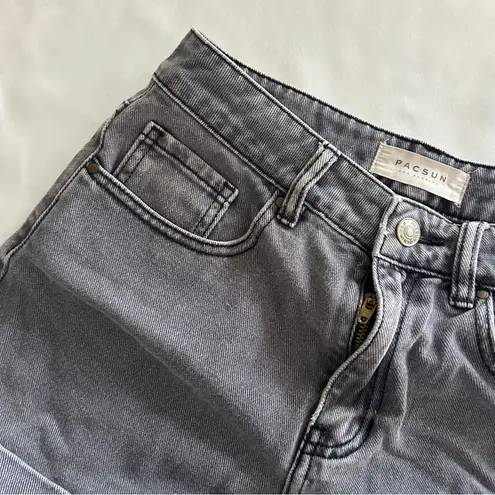 PacSun NWOT  Size 27 Mom Shorts Denim Jeans Gray Pre-faded 5-Pockets