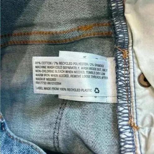 Universal Threads Universal thread blue distressed high rise skinny jeans in size 4 / 27