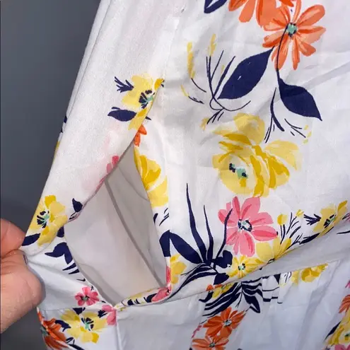 Maggy London White Dress with Floral Accents Amalia Short Sleeve Jersey Size 8