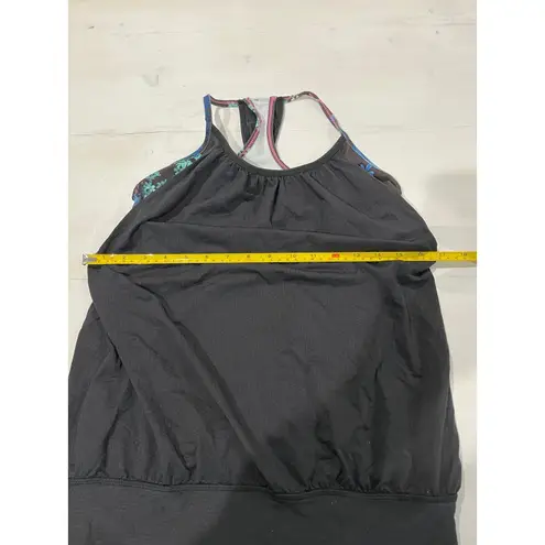 Lululemon  no limits‎ tank top fits like a 2 or 4