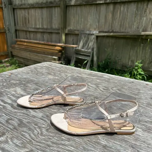 Jewel badgley mischka Dafina metallic crystal thong sandal 7.5