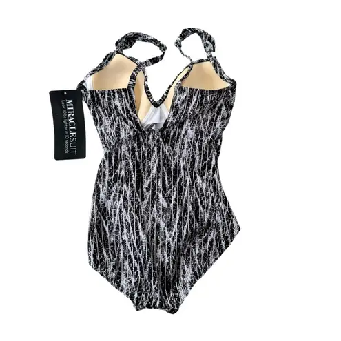 MiracleSuit  Metallic Silver Chevron Python Siren OnePiece Swimsuit Size 8 NWT