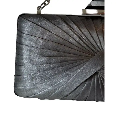 Sondra Roberts  Clutch Pleated Grey Satin Silver Crossbody Chain Jewel Snap Close