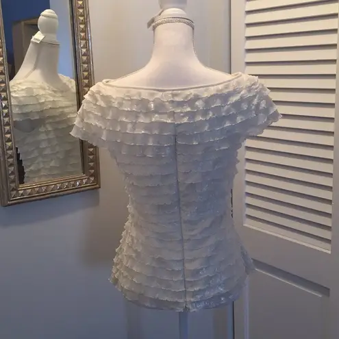Cachet ruffled glimmer top White Size 8