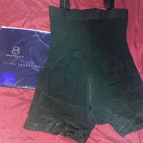 Shapellx shapewear Bare Essentials AirSlim Core Sculpt Mid Thigh Shaper Short Size M