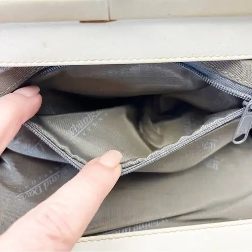 Whiting & Davis Vintage White Mesh Hand Bag Purse Kiss Closure, Shoulder Strap