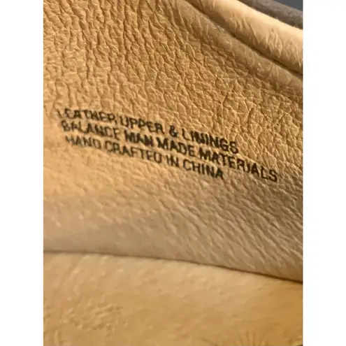 BORN Brown Suede Lace Up Chukka Shoes Womens 9.5 Comfort Neutral Casual Basic