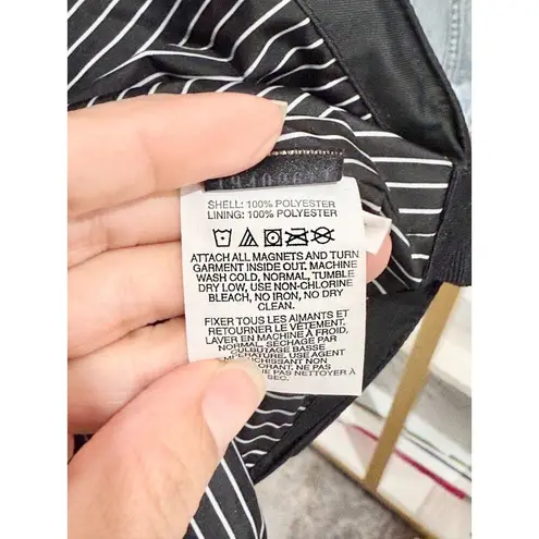 Oakley Gretchen Bleiler Signature Series Loose Fit Snowboard Jacket Women's M