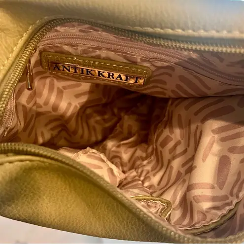 Antik Kraft Purse Vegan Rattan Sage handle shoulder strap snap in Accessory Bag