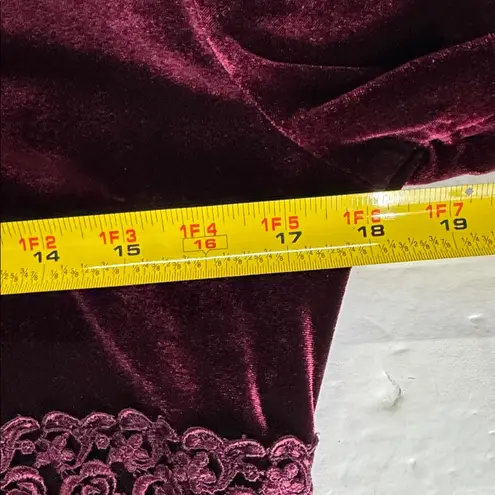 Elegant Burgundy velvet top lace detail 90s vintage tie back Dress 7 Y2K holiday Red Size undefined