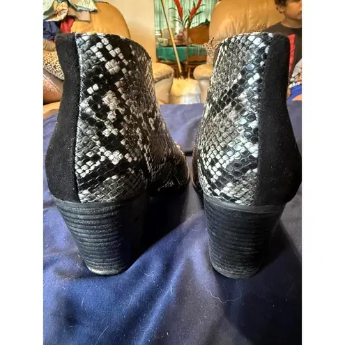 Coconuts by Matisse Ladies size 6 Black and Snakeskin Ankle Boots
