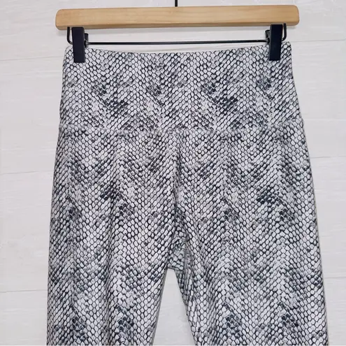 Balance Collection Women's Black White Monochrome Patterned High Rise Leggings